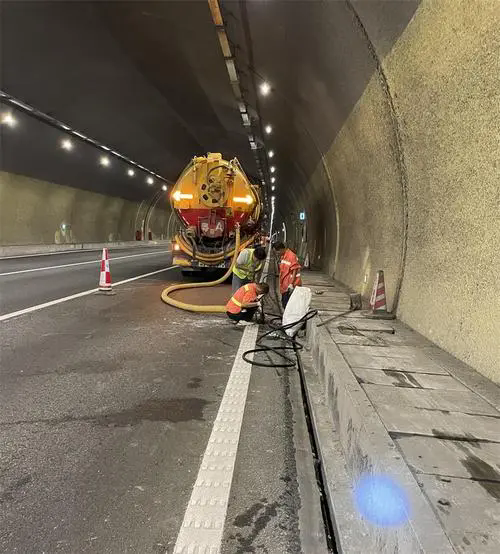 永和隧道排水渠清淤